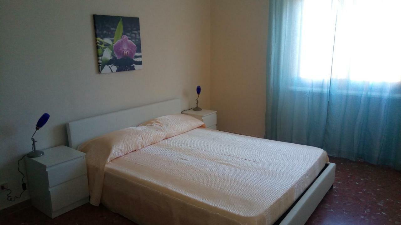 Lovelybed Aprilia Esterno foto